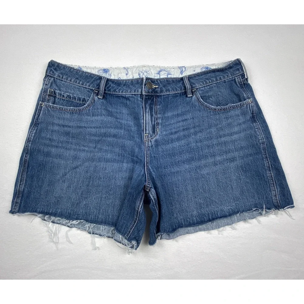 Hollister Low-Rise Baggy Denim Shorts Medium Wash Cut Off Frayed Hem Size 18 W34